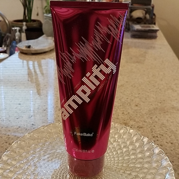 Fake Bake Amplify - Picture 1 of 5